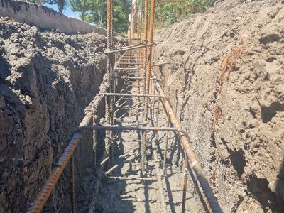 Șanț adânc de fundație cu armătură din fier-beton