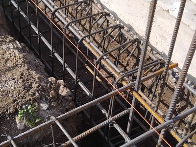 Armătură densă din fier-beton, văzută de sus